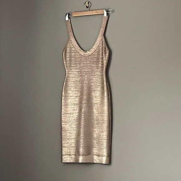 Herve Leger cocktail dress, only wore once and in Excellent condition …💕💕 - Picture 1 of 3